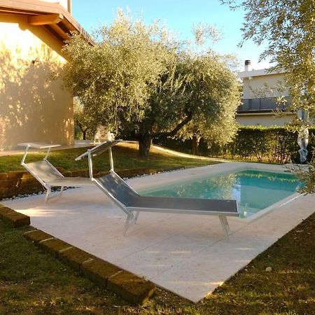 Villa Lidia - Tra Il Verde E L'Azzurro. San Felice del Benaco Bagian luar foto